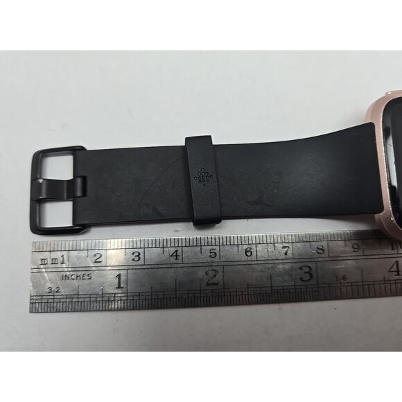 Fitbit Versa FB504 Smartwatch Fitness Heart Rate Bluetooth Activity W/ Charger - Picture 10 of 12